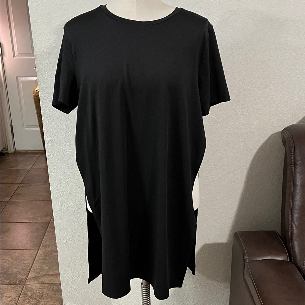 Daisy Classic Black Short Sleeve Top